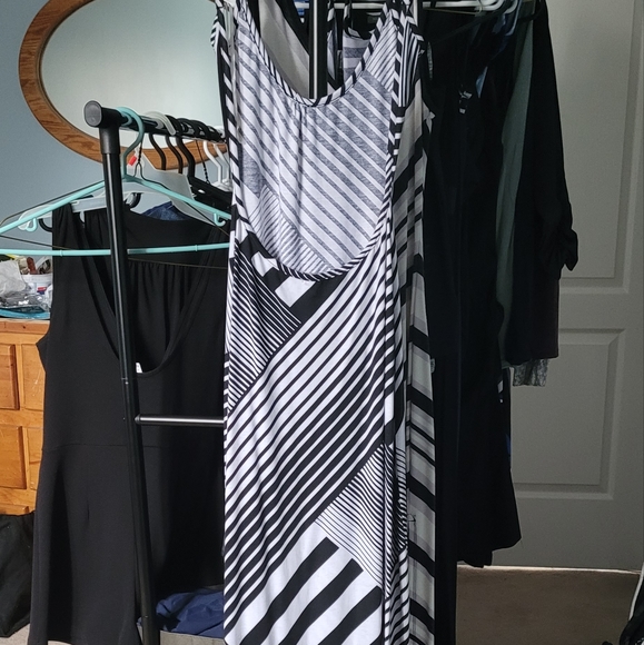 Magazine Maxi Dress - Picture 2 of 4